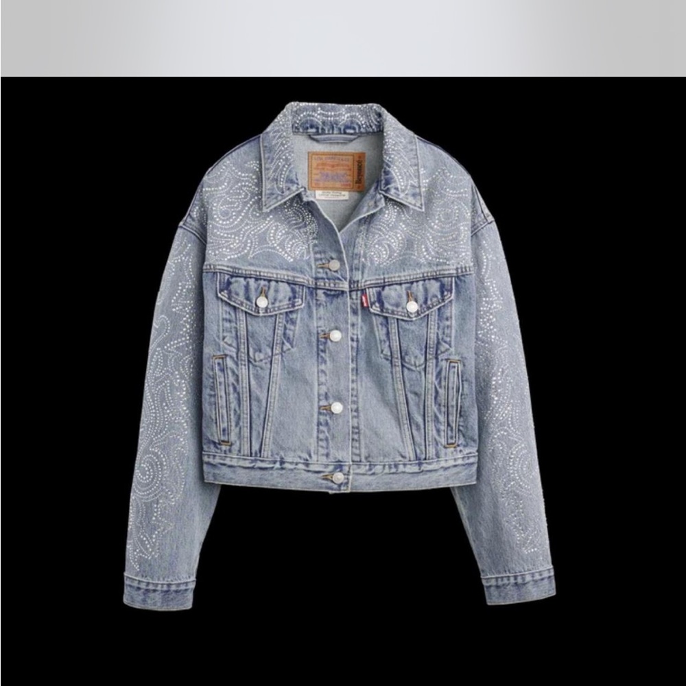 Beyoncé x Levi's limited edition/SOLD OUT 90s Crystal denim jacket. Size M.